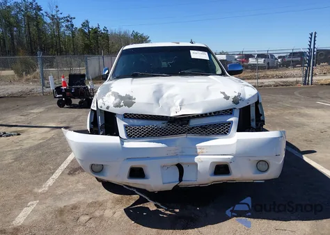 2008 Chevrolet Tahoe Ltz z USA, uszkodzony, nr VIN 1GNFC13038J177108